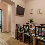 Apartamento Guesthost - San Giovanni Comfy Flat Roma