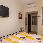Guesthost - San Giovanni Comfy Flat Apartamento Roma