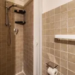 Guesthost - San Giovanni Comfy Flat * Roma