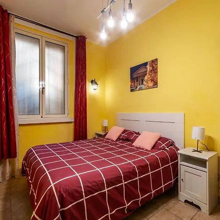 Guesthost - San Giovanni Comfy Flat * Róma