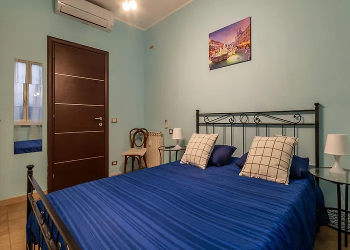 Guesthost - San Giovanni Comfy Flat * Róma