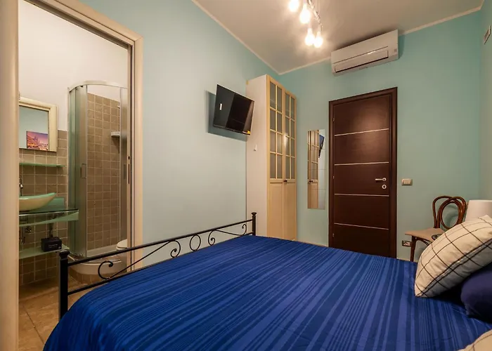 Guesthost - San Giovanni Comfy Flat * Róma