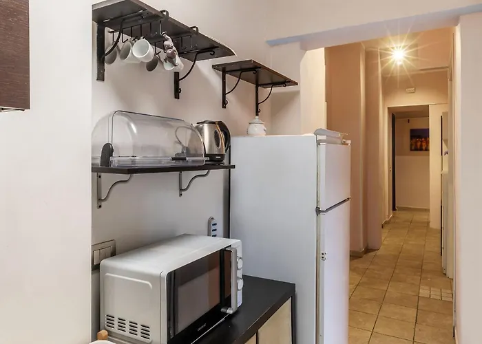 Guesthost - San Giovanni Comfy Flat *