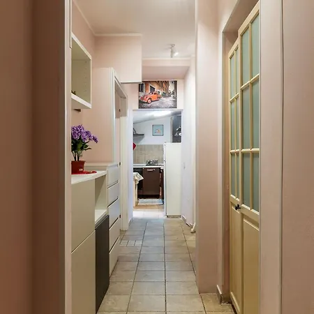 Apartamento Guesthost - San Giovanni Comfy Flat *
