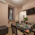 Guesthost - San Giovanni Comfy Flat דירה