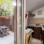 Guesthost - San Giovanni Comfy Flat *