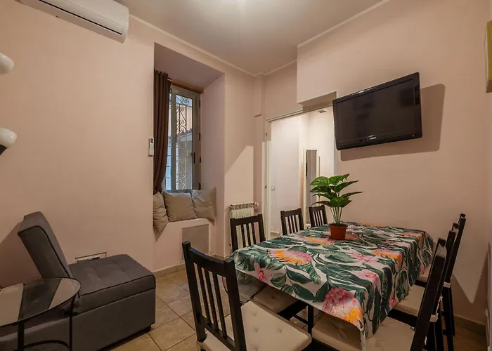 Guesthost - San Giovanni Comfy Flat Apartment