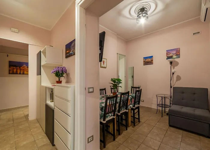 Apartment Guesthost - San Giovanni Comfy Flat *