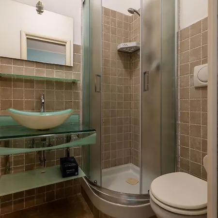 Apartment Guesthost - San Giovanni Comfy Flat *