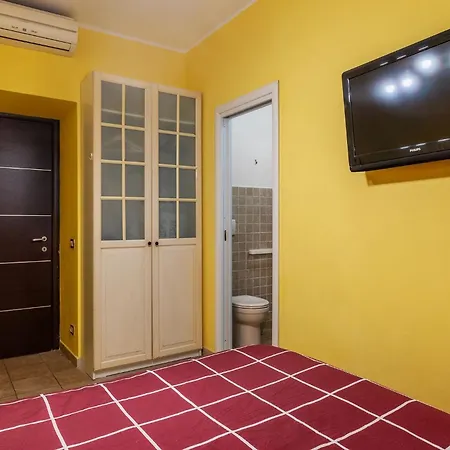 Guesthost - San Giovanni Comfy Flat *