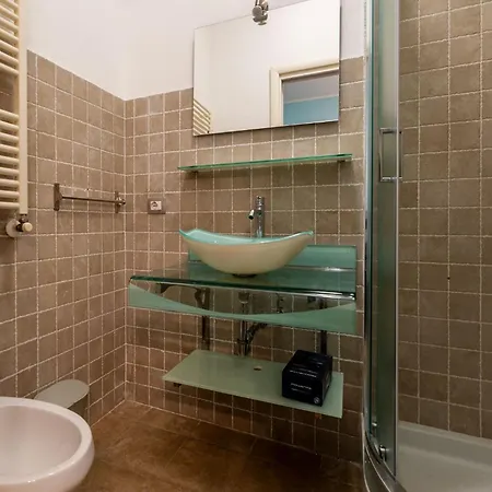 Guesthost - San Giovanni Comfy Flat Apartment
