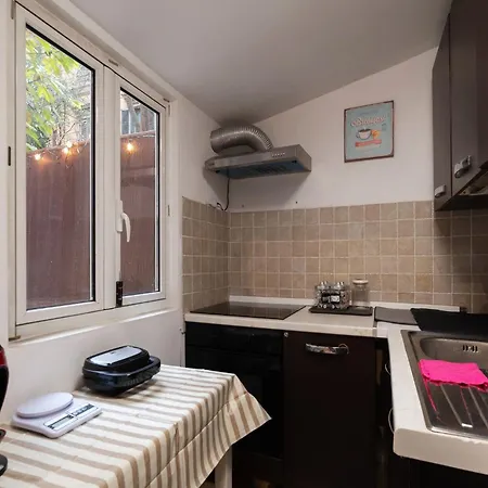 Guesthost - San Giovanni Comfy Flat Apartment *