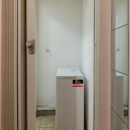 Guesthost - San Giovanni Comfy Flat Apartment