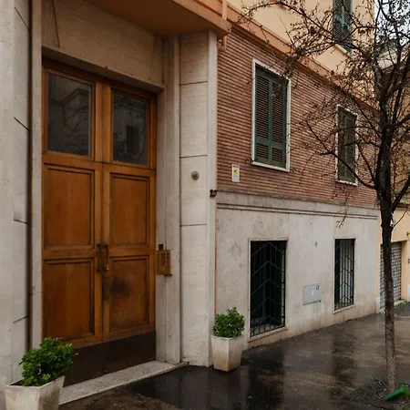 Apartment Guesthost - San Giovanni Comfy Flat *